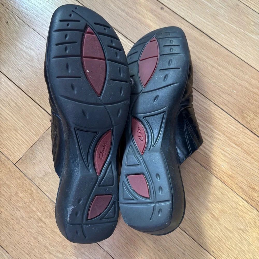 Clarks Black Slip On Leather Clogs - Size 10 Medium - Picture 8 of 11